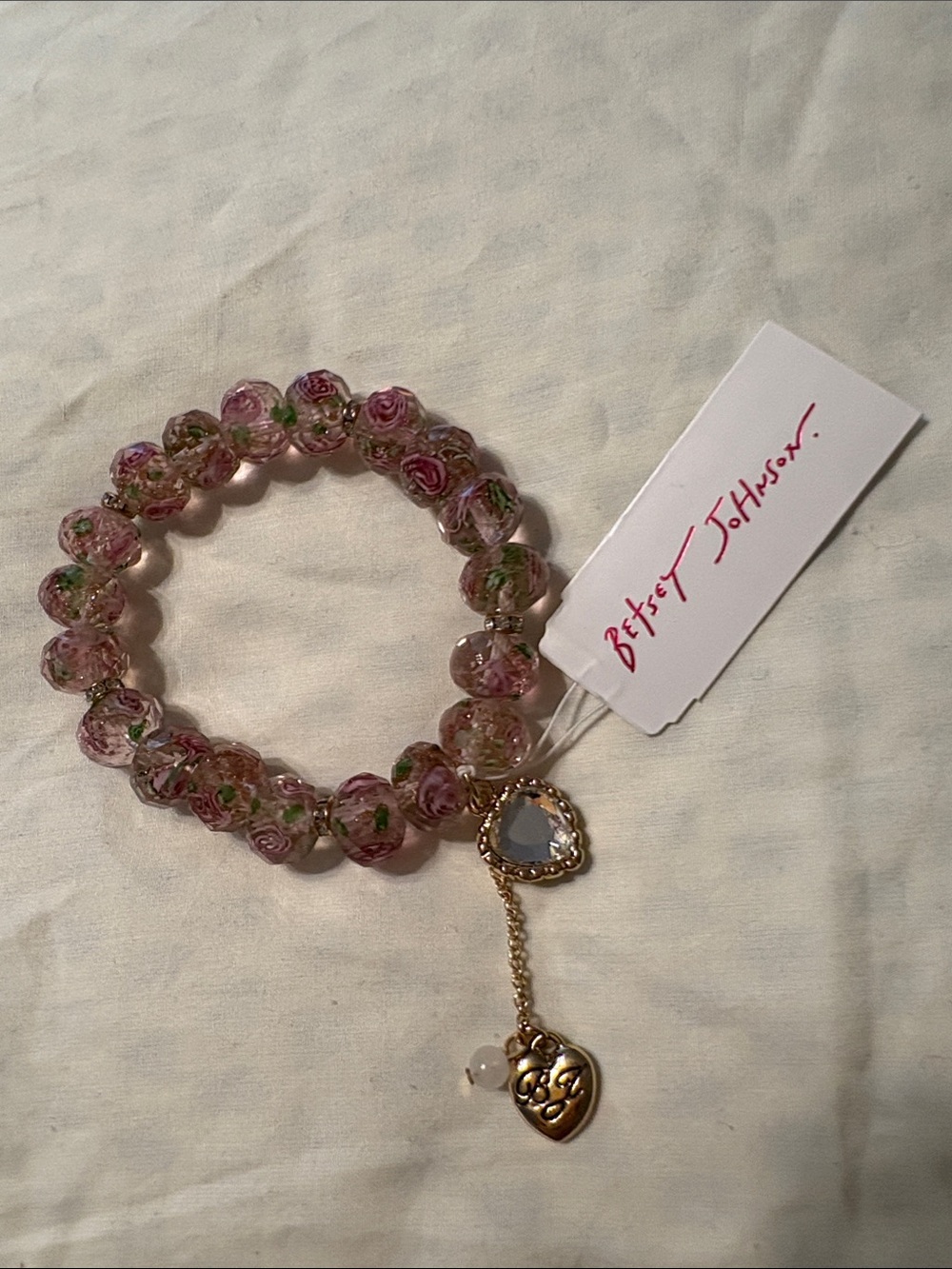 NWT Beautiful Vintage looking Baby Pink flowered bracelet by Betsey Johnson